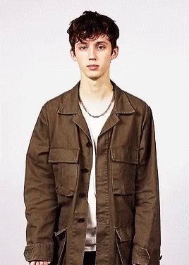 Happy birthday to the sweetest boy, troye sivan. i love you sm and can\t wait to see you again in concert soon. 