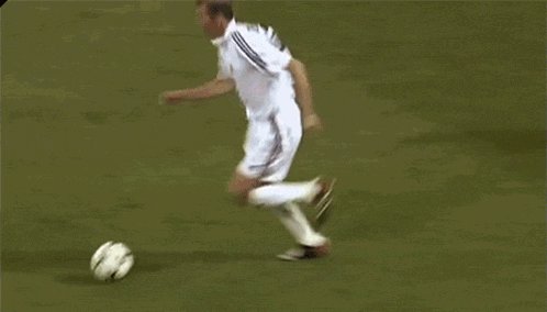 Happy 45th birthday to the legend that is Zinedine Zidane... 