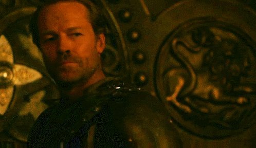 Happy Bday Iain Glen (quepo en tu hermosa humanidad). 
