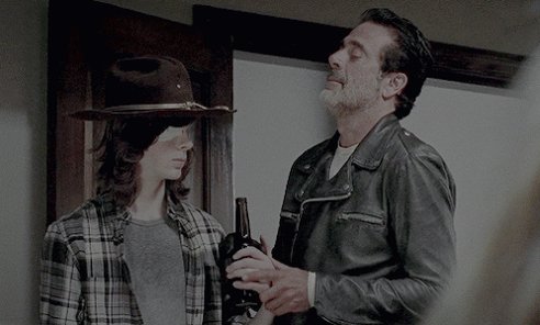 Hj Chandler Riggs nosso eterno e virjão Carlolho completa 18 anos
ksksksks happy bday 