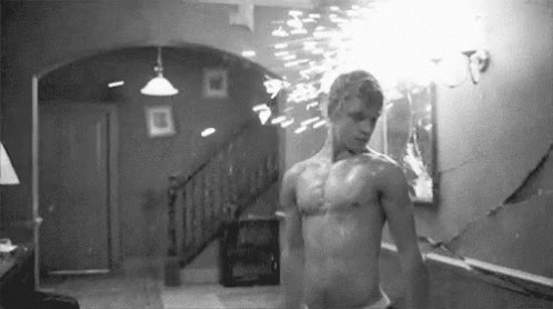  :
Oggi è il compleanno di Mitch Hewer, attore che interpretò Maxxie in Skins UK.
Happy Bday!!  