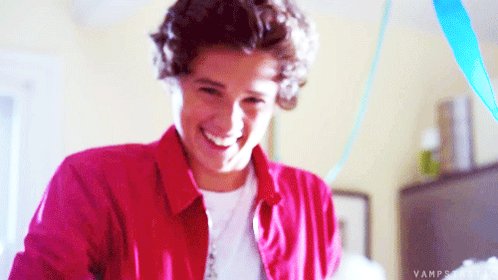 HAPPY BIRTHDAY BRADLEY WILL SIMPSON!!!! YOU\RE SMILE IS BEAUTIFUL!!! 