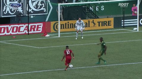 Believe it or not, @fanendo just made the defensive play of the game so far. 😱 #RCTID #PORvRSL https://t.co/8IRmKXZrJM