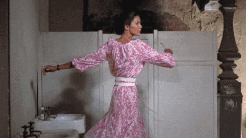 A happy birthday to the iconic Lynda Carter, who turns 65 today. Many happy returns! 