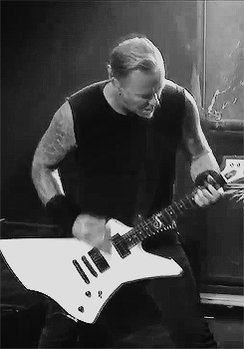 ¡Feliz Cumpleaños James Hetfield!       Happy Bday Congrats! 
