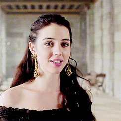 Happy Birthday beautiful Queen 
Adelaide Kane   