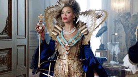 Happy birthday Beyoncé!! On this day we have a day off from school to celebrate Queen Bey 
