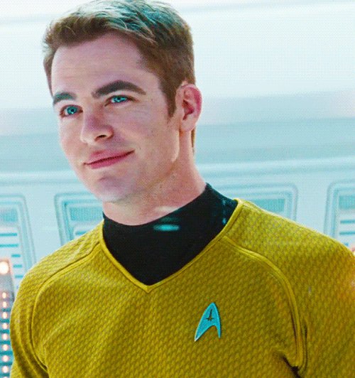 Happy birthday to the Captain, Chris Pine! 