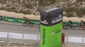 #LV2017 #LaVuelta -600mts ataca froome chaves por el , gana froome la etapa y 2do chaves @estecharu