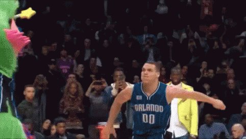 Happy Birthday to Aaron Gordon 