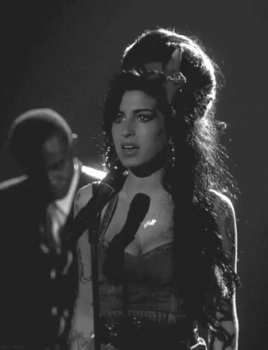 Happy birthday, Amy Winehouse... 