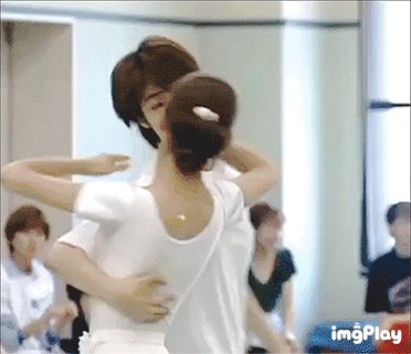 天海祐希の昔の写真が三浦春馬にしか見えない 美男子すぎるし全てが完璧 古き良き宝塚時代に思いを馳せて興奮が収まらないtl Togetter