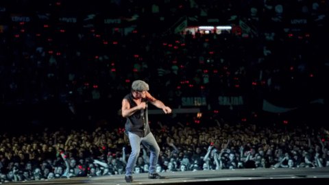 Happy birthday Brian Johnson aka The Man who Shredded his Throat hitting all them high notes in \"Back in Black\" 