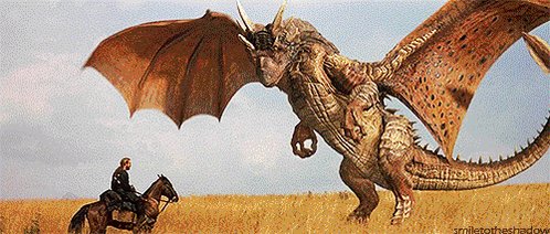 『ドラゴンハート』、殺し殺される間柄だったドラゴン(老獪で軽口たたくジジイだけど心の底では死にたがっている)と人間(元は高潔な騎士だったけどやさぐれて今は守銭奴)の異種間バディで両者の声が若山弦蔵と大塚明夫なので今やったら明らかに一部の層に大受けだと思うんですが