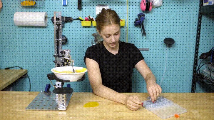 Simone Giertz on Twitter: "in robots will us soup https://t.co/i4Kygkr12L" Twitter