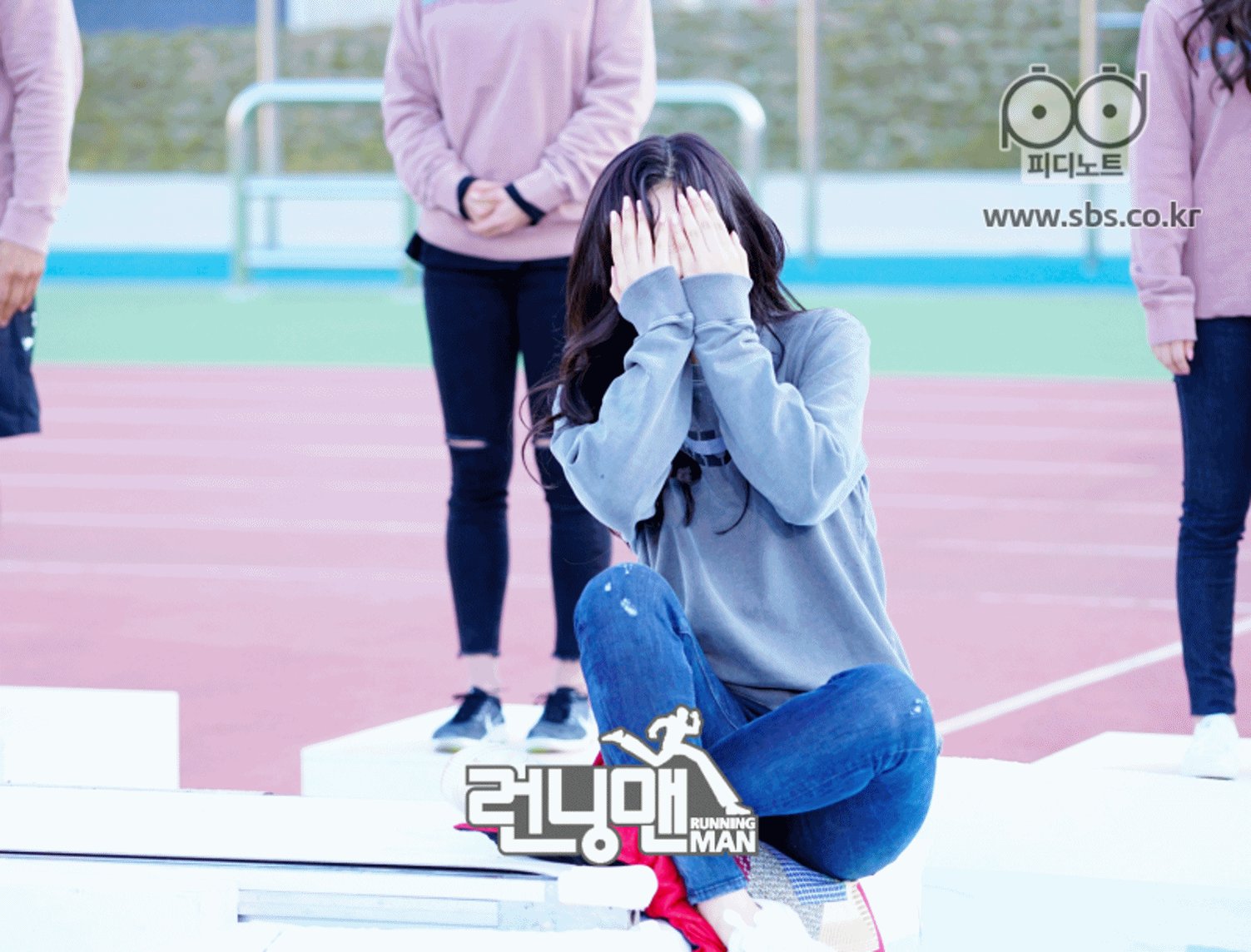 Ambitiøs 鍔 afskaffet RunningManTown 런닝맨 on Twitter: "[GIF] Running Man Ep.376 Preview Guests: Red  Velvet and Super Junior Theme: Running Man Olympic Race #RUNNINGMAN # REDVELVET #SUPERJUNIOR https://t.co/2HLOdUeJ9q" / Twitter
