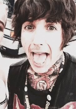 Happy 31st Birthday Oliver Sykes!
What\s your favorite songs? 