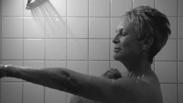 Happy birthday, Jamie Lee Curtis!

Like mother like daughter. 