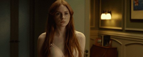    We wish a very happy birthday to the amazing Karen Gillan! ¡Feliz cumpleaños  
