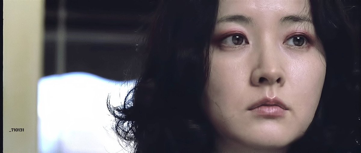 난 예쁜 사람이 영화 속에서도 모두가 인정하는 예쁜 사람으로 나오는게 너무 좋아.. #친절한금자씨 #이영애 #움짤 http://cfile6.uf.tistory.com/image/99663D455A...