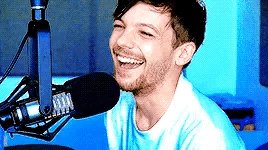 Happy Birthday to Louis Tomlinson, one of the most beautiful voice. 