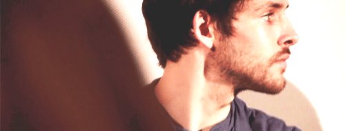 So now that it\s officially January 1st. Happy birthday to the amazing Colin Morgan 