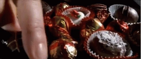 Милашка ублажает шоколадного парня