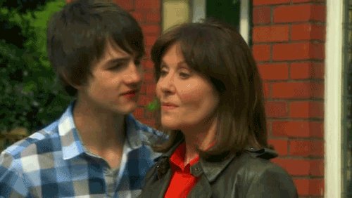 Happy birthday to the incredible Elisabeth Sladen   