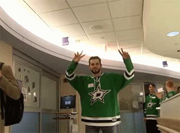 Everyone bring it in and help us wish a happy 26th birthday to the man himself, Tyler Seguin! 