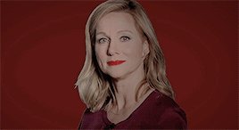 Happy birthday Laura Linney 