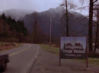 Watching twin peaks #TwinPeaksDay https://t.co/HThQwGaHUi<a href="/tag/twinpeaksday"class="tags">#TwinPeaksDay</a>