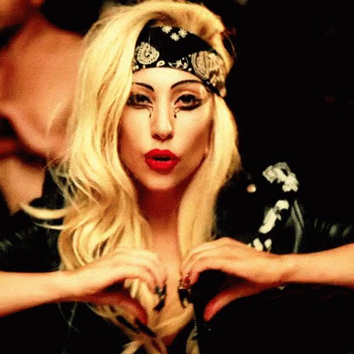 Happy BIRTHDAY ! 
Quel titre de Lady Gaga vous voulez écouter ? Dites le nous avec le 