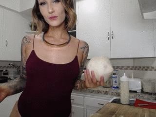 wiggle wiggle wiggle https://t.co/uDU55hhS4D https://t.co/WfHPsyRbwx