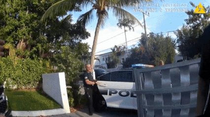 Video: Conor's arrest for strong-armed robbery & misdemeanor criminal mischief.
(Old news, new footage)
https://www.youtube.com/watch?v=ru1EXELiRGUΒ β¦
#UFC #WMMA #TeamMMA4LIFE
#PeoplesMMA #ConorMcGregor #MMA
