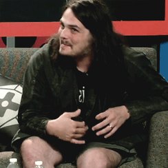 Happy birthday to gerard way   