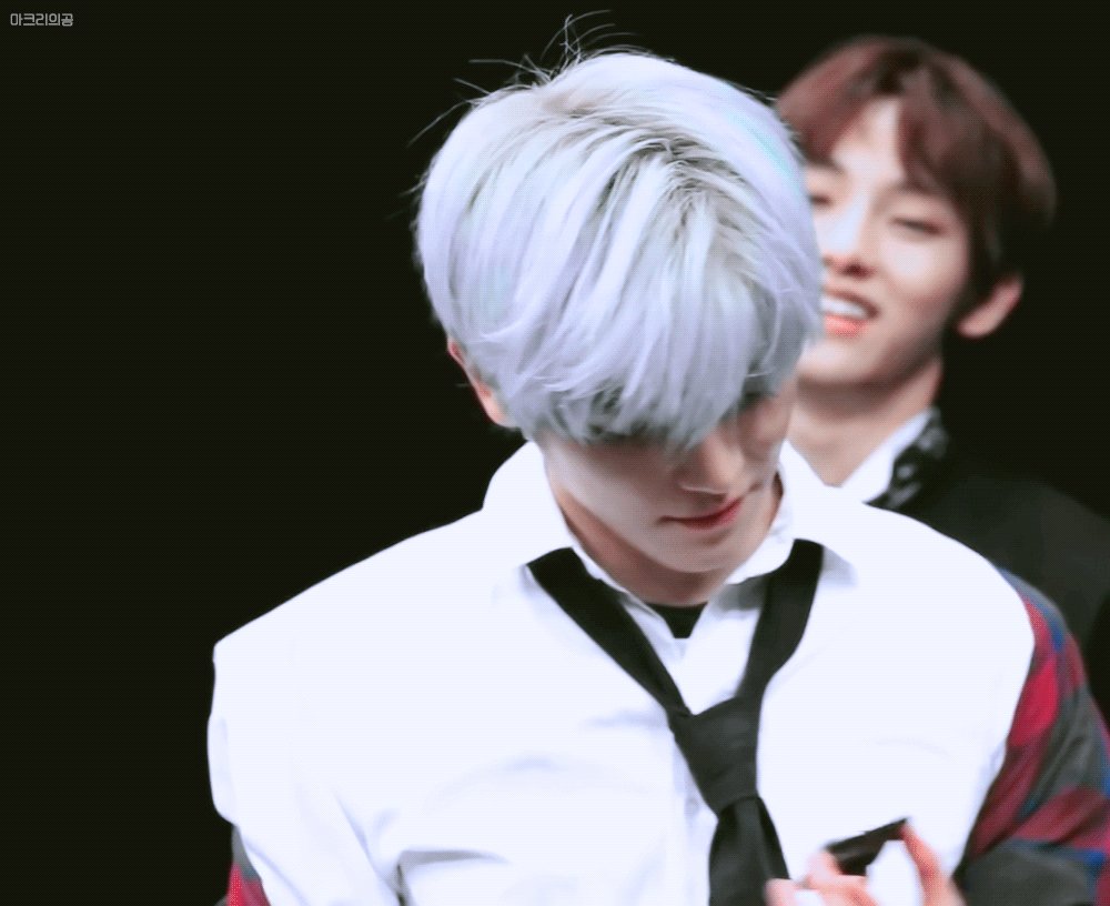 Taeyong Pics On Twitter Throwback To Taeyong S White Hair Cr