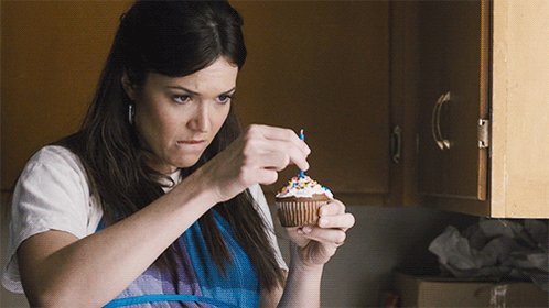 Happy birthday to our favorite TV mom, the one and only Mandy Moore. 