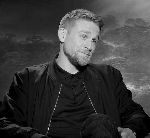 Happy birthday to my favorite actor Charlie Hunnam!! 