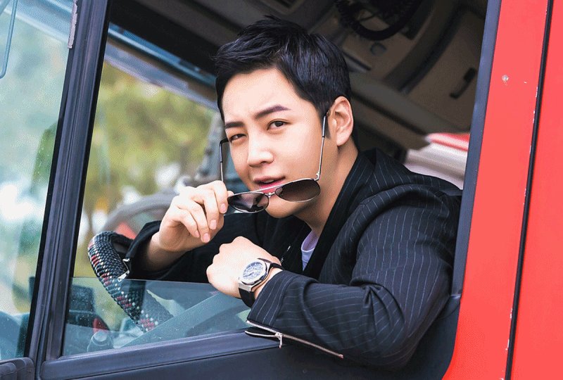So what's happening? #HappySwitching #SwitchChangeTheWorld with #JangKeunSuk @AsiaPrince_JKS 😆😍♥️♥️♥️👑💋💖