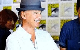 A massive happy birthday to my fav Robert Carlyle, I hope he has the best day      