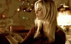 Happy Birthday to Sarah Michelle Gellar!! She helped me be a baby gay and I am forever grateful! 