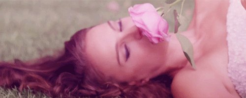 bad post natalie (@badpostportman) on Twitter photo 2018-04-17 17:21:16 miss dior blooming bouquet (2013) miss dior blooming bouquet (2013)