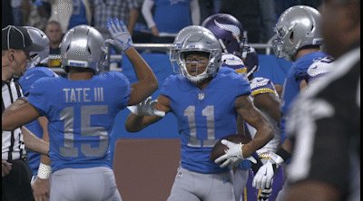 #NationalHighFiveDay and @NFL Schedule Release Day!?  #OnePride https://t.co/mUKa68tL09