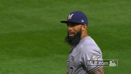 .@EricThames walks with the #BasesFullOfBrewers to take the lead in 1st for the #Brewers. #ThisIsMyCrew https://t.co/zvhQPItyQo