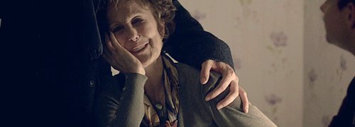 It\s Una Stubbs\ 81st birthday!
Many happy returns Mrs. Hudson, England would fall without you! 