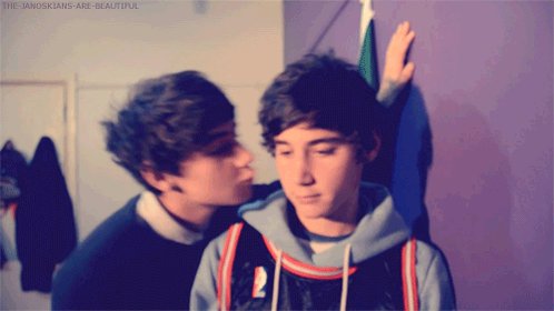 Happy birthday LUKE AND JAI BROOKS (05/03 phdate)
I used to be a fan hahaha but i still love you guys 