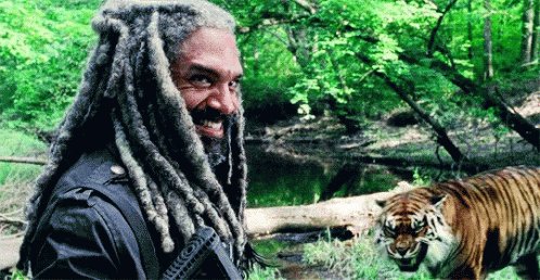 Happy birthday to the almighty King Ezekiel, Khary Payton! Yet he smiles. 