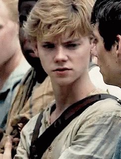 Wowowow happy birthday Thomas Brodie-Sangster 