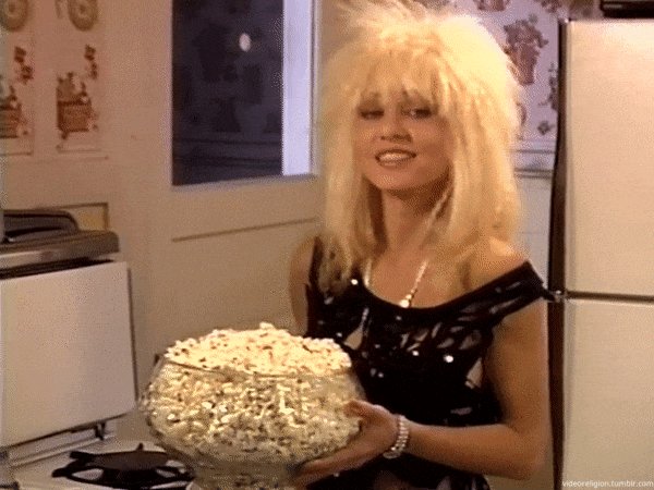 Happy Birthday, Linnea Quigley! (May 27) 