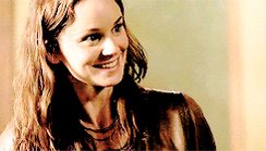 Happy birthday, Sarah Wayne Callies!        